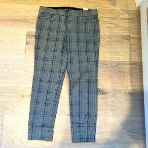 Mint Condition!! Navy blue, black & white plaid pants from Banana Republic!
